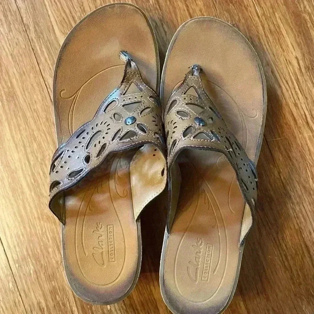 Clarks wedge sandal women’s size 10 - cork heel, thong sandal